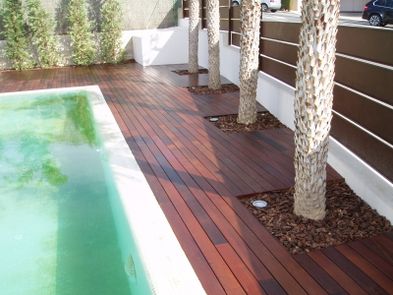 Tarimas Parquet Vega Baja Stylo piscina y suelo de madera
