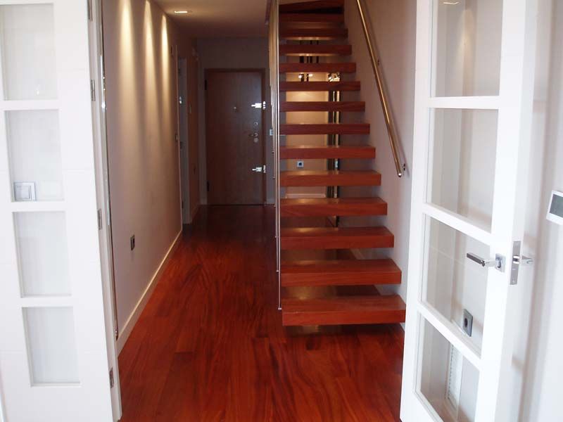 Tarimas Parquet Vega Baja Stylo escalera de madera 3