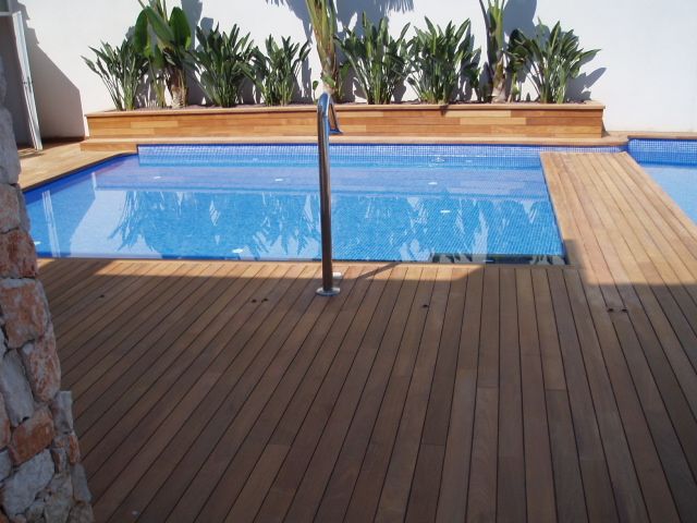 Tarimas Parquet Vega Baja Stylo piscina