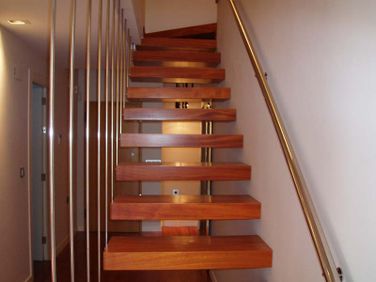 Tarimas Parquet Vega Baja Stylo escalera de madera 2